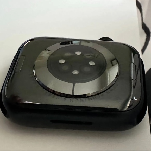 APPLE IWATCH SERIES 8     45 MM - Picture 3 of 5